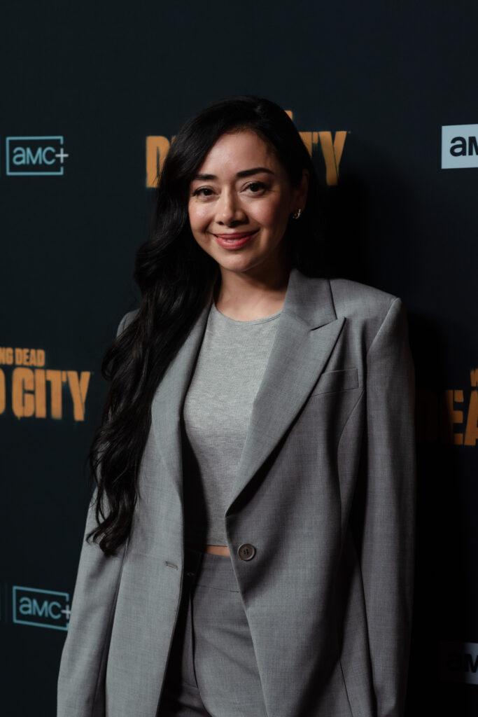Aimee García en la Alfombra Roja de The Walking Dead: Dead City en SDCC 2026