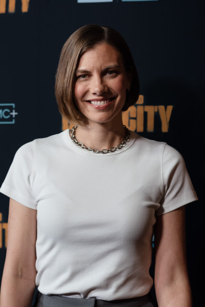 Lauren Cohan en la Alfombra Roja de The Walking Dead: Dead City en SDCC 2026